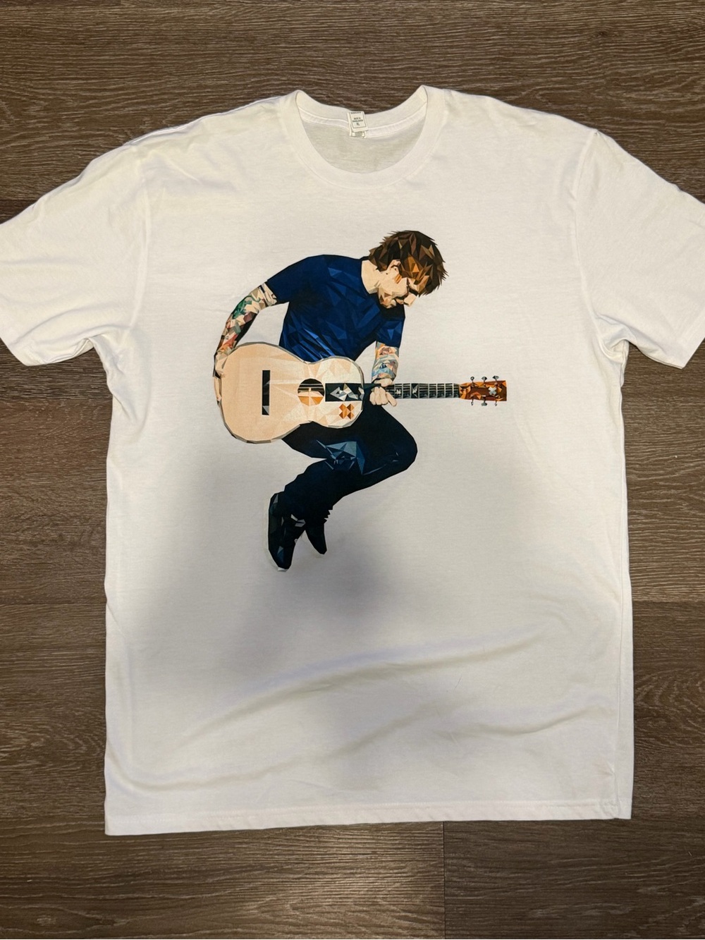 Ed Sheeran White Short-Sleeve Graphic Tee with Musician Illustration